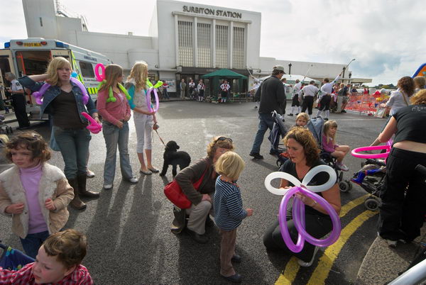Surbiton Festival &copy; Peter Marshall, 2006
