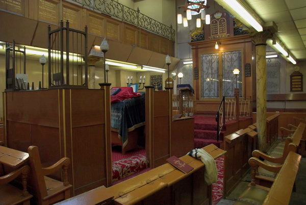 Jewish East End &copy; Peter Marshalll, 2006