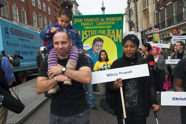 Protest Against Deaths in Custody &copy; Peter Marshall, 2006