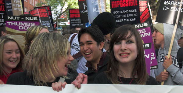NUS - Scrap Tuition Fees March &copy; Peter Marshall, 2006
