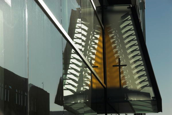 Bankside Frost Fair &copy; Peter Marshall, 2006