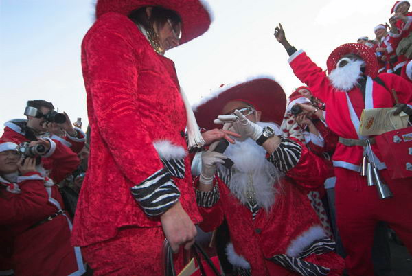 Santacon &copy; Peter Marshall, 2006