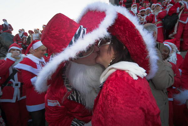 Santacon &copy; Peter Marshall, 2006