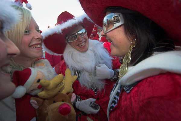 Santacon &copy; Peter Marshall, 2006