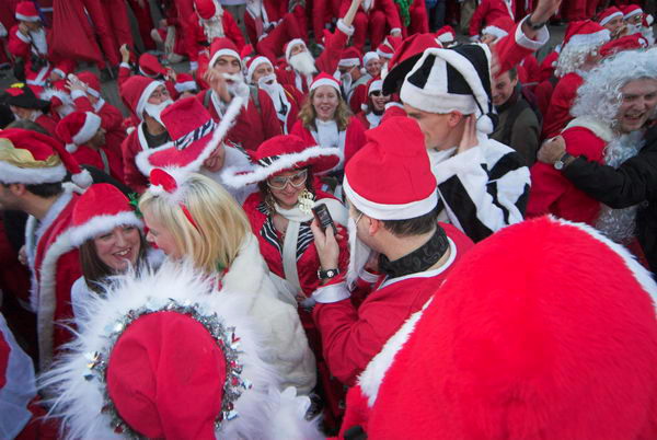 Santacon &copy; Peter Marshall, 2006