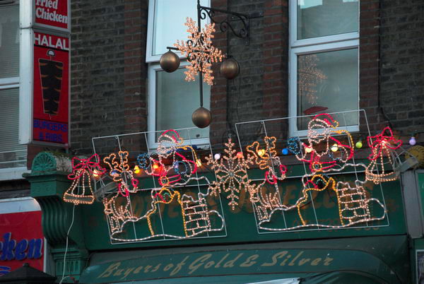 Around Bethnal Green (C) Peter Marshall, 2006
