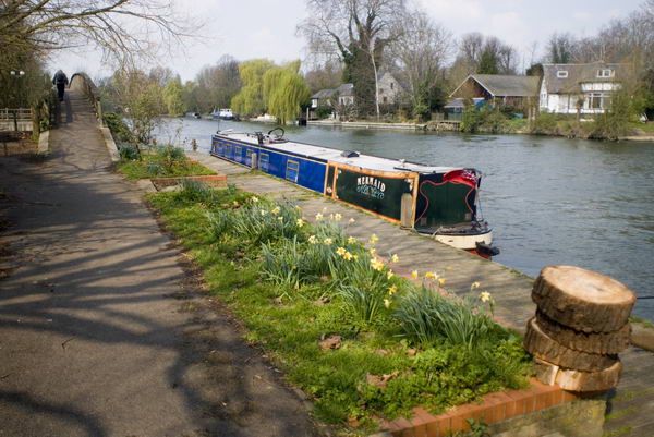 Thames at Staines (C) 2007, Peter Marshall