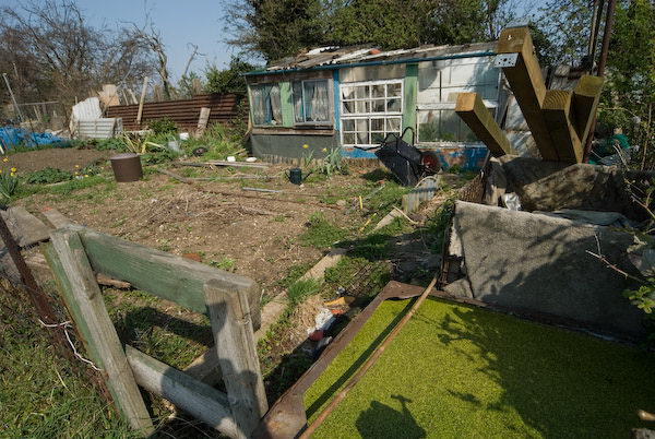 Manor Gardens &copy; 2007, Peter Marshall