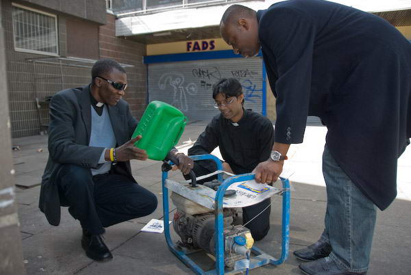 Good Friday, Upper Holloway (C) 2007, Peter Marshall
