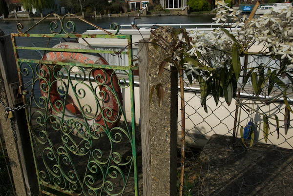 Staines &copy; 2007, Peter Marshall