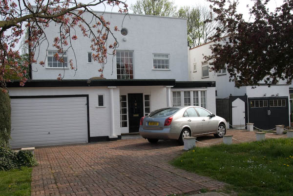 Gidea Park (C) 2007, Peter Marshall
