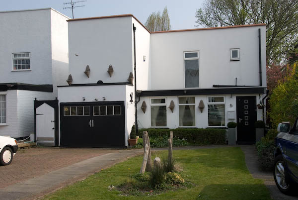 Gidea Park (C) 2007, Peter Marshall