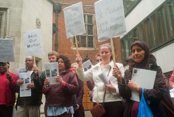 Queen's Market Picket St Modwen &copy; 2007, Peter Marshall